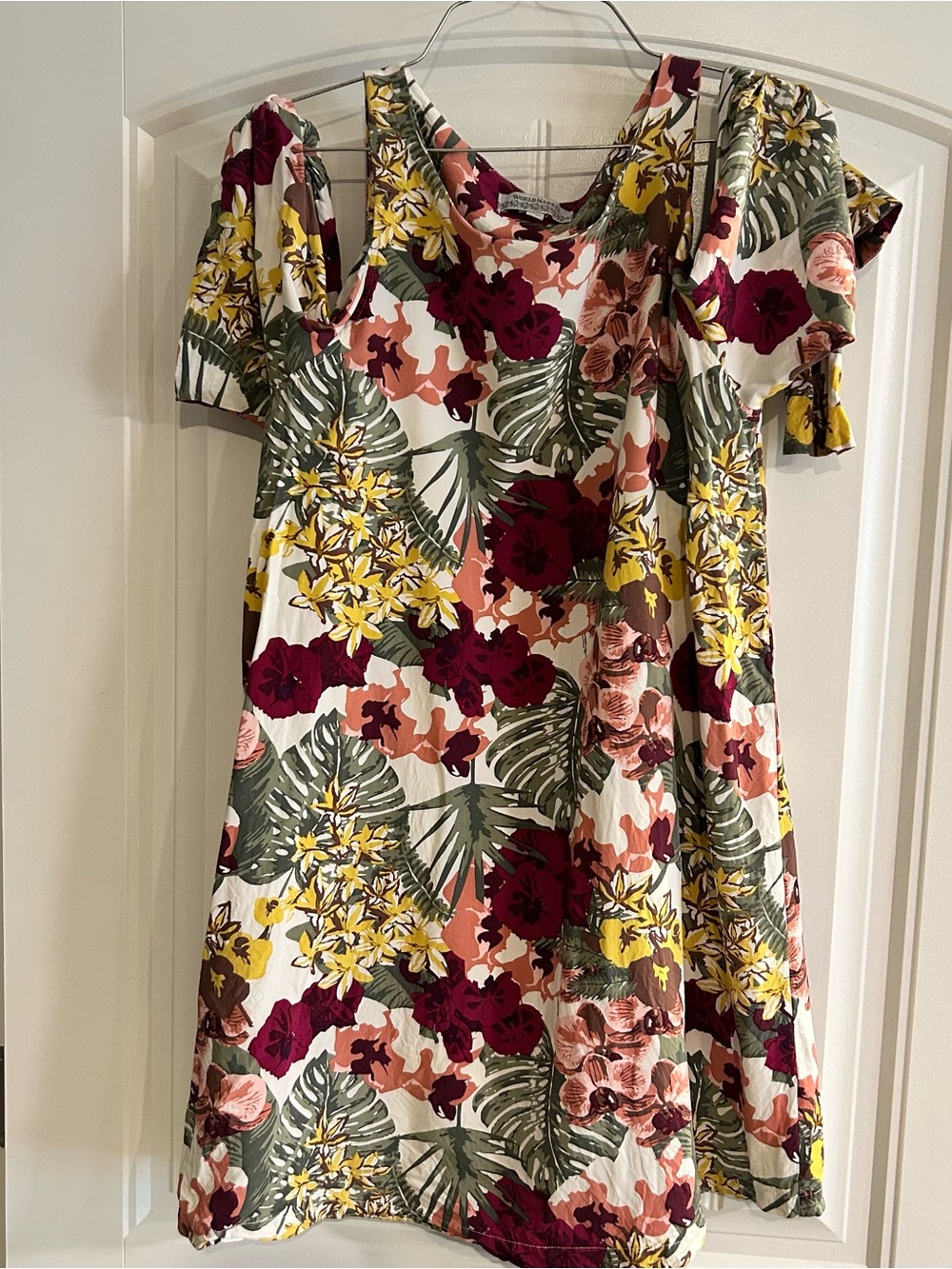 Womens White Floral Cold-Shoulder Dress with Multicolor Tropical Print